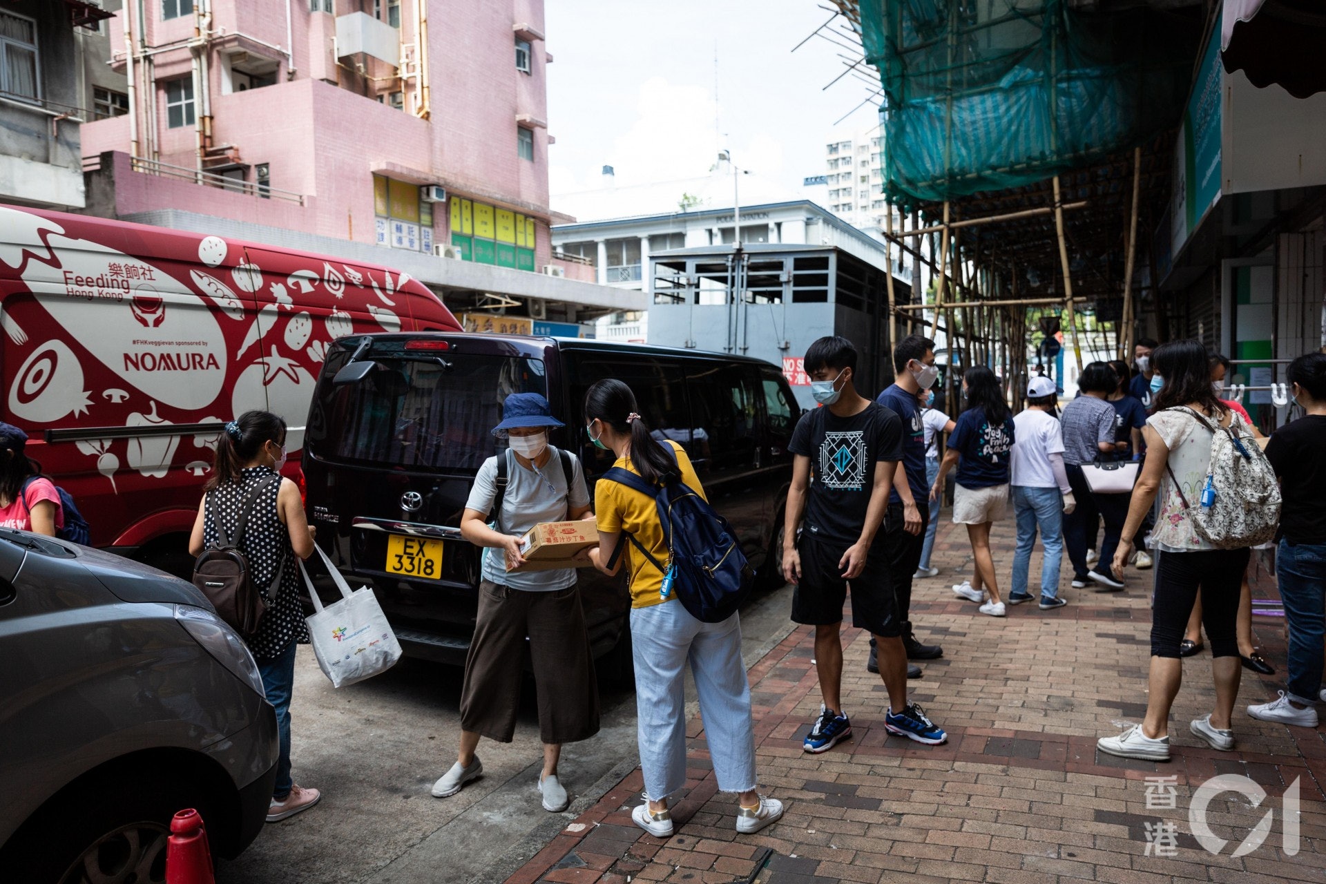食物援助 7人隊疫下未停工為近千家庭撲食物 有長者敲門要飯 食物援助 7人隊疫下未停工為近千家庭撲食物 有長者敲門要飯