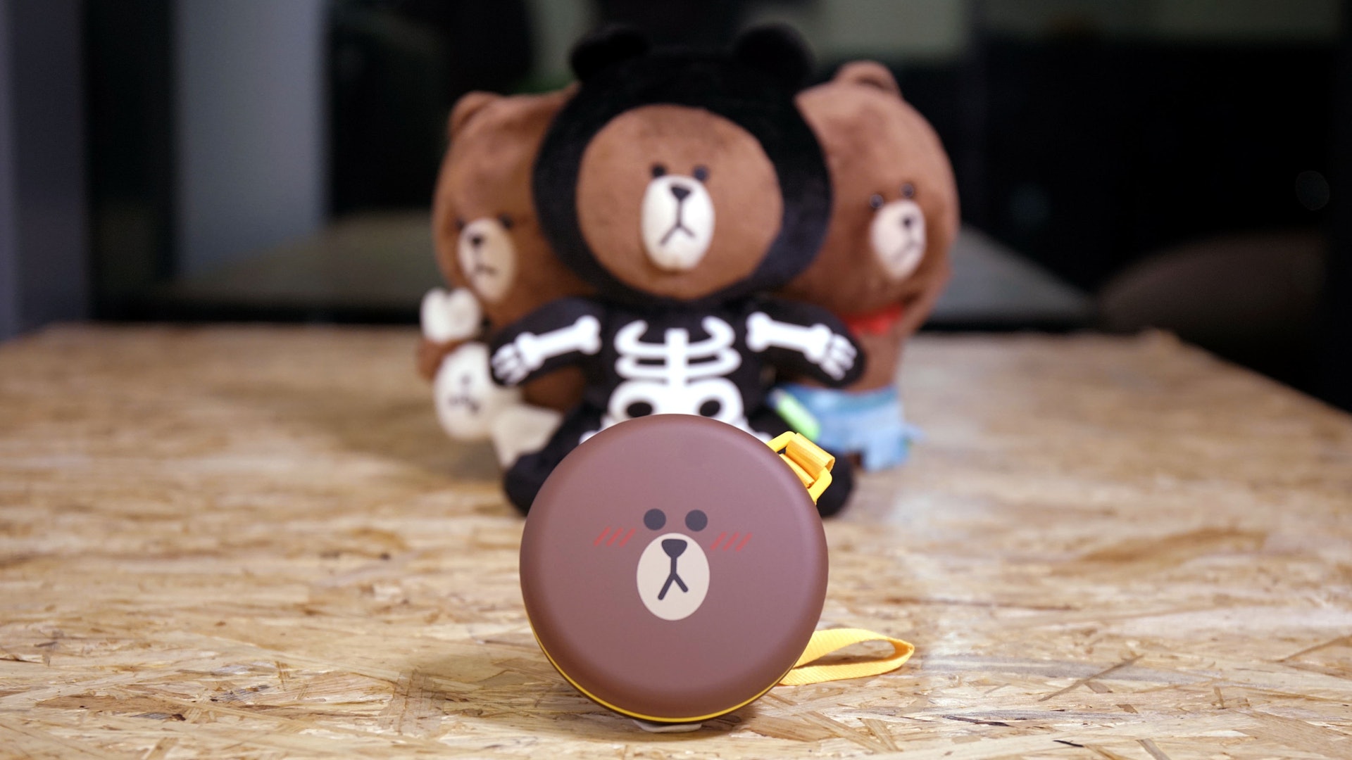 LINE百變熊大Brown 萌爆變身馬卡龍流動電池 LINE百變熊大Brown 萌爆變身馬卡龍流動電池