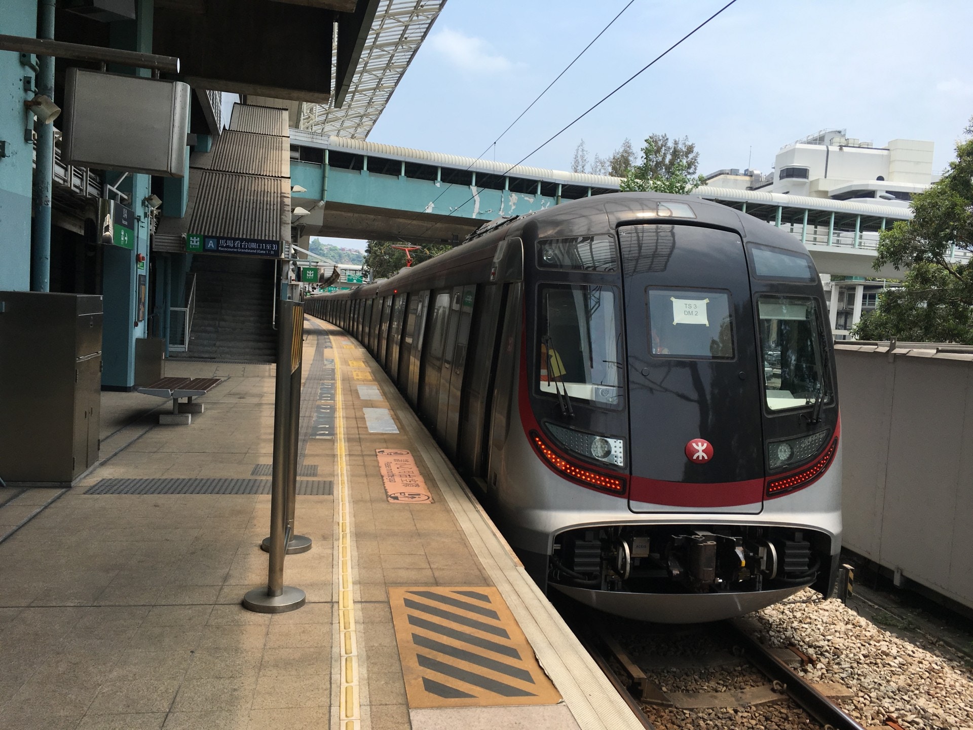 東鐵新系統又出事！　事隔兩天港鐵終認東鐵工程車再現「假衝燈」