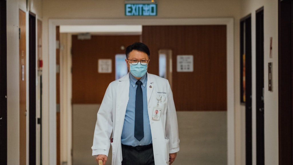 新冠肺炎|許樹昌料2021年第二季獲疫苗 最快同年底約七成人接種 新冠肺炎|許樹昌料2021年第二季獲疫苗 最快同年底約七成人接種