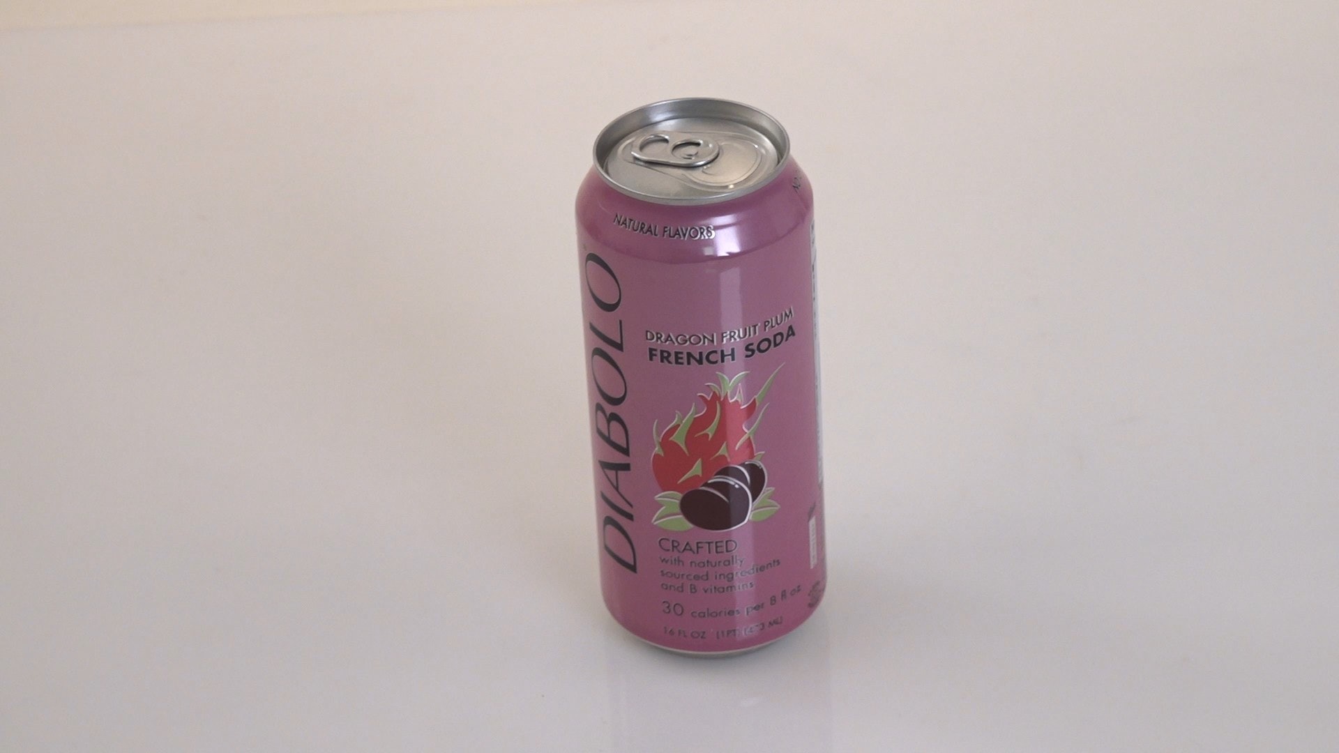 「DIABOLO」 Dragon Fruit Plum Flavoured French Soda(#11)的糖含量最高,每100毫升有14克糖。(消委會提供圖片) 「DIABOLO」 Dragon Fruit Plum Flavoured French Soda(#11)的糖含量最高,每100毫升有14克糖。(消委會提供圖片)