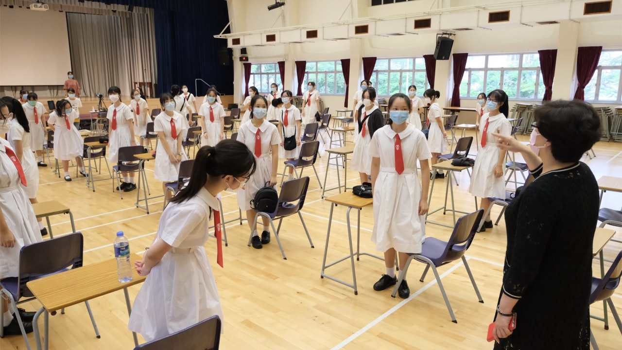 復課丨中一生回校迎新 校長:增添生氣感喜悅 重點在社交適應 復課丨中一生回校迎新 校長:增添生氣感喜悅 重點在社交適應