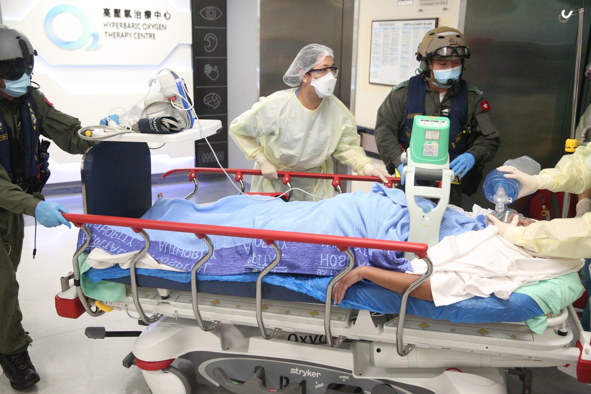 37歲女清水灣遊艇上昏迷由直升機救起送院不治 香港01 突發
