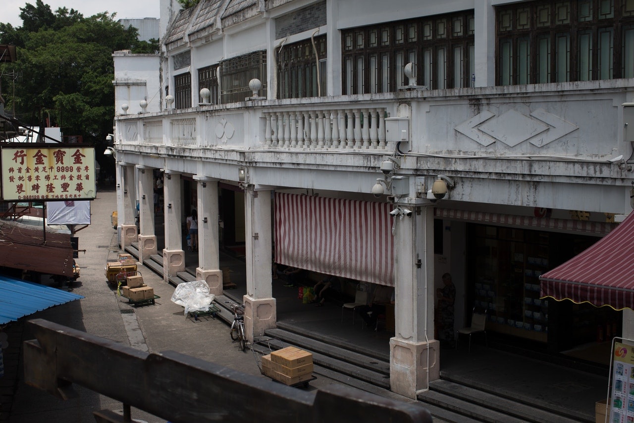 新樓街曾商店林立,現一片蕭條。(資料圖片) 新樓街曾商店林立,現一片蕭條。(資料圖片)