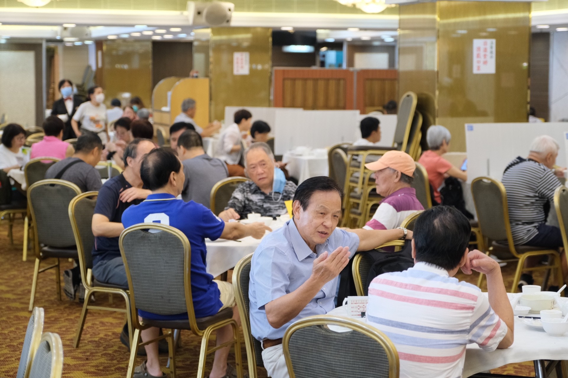 政府決定延長現有的限聚令，倫敦大酒樓維持每枱人數上限4人。（盧翊銘攝）（盧翊銘攝）