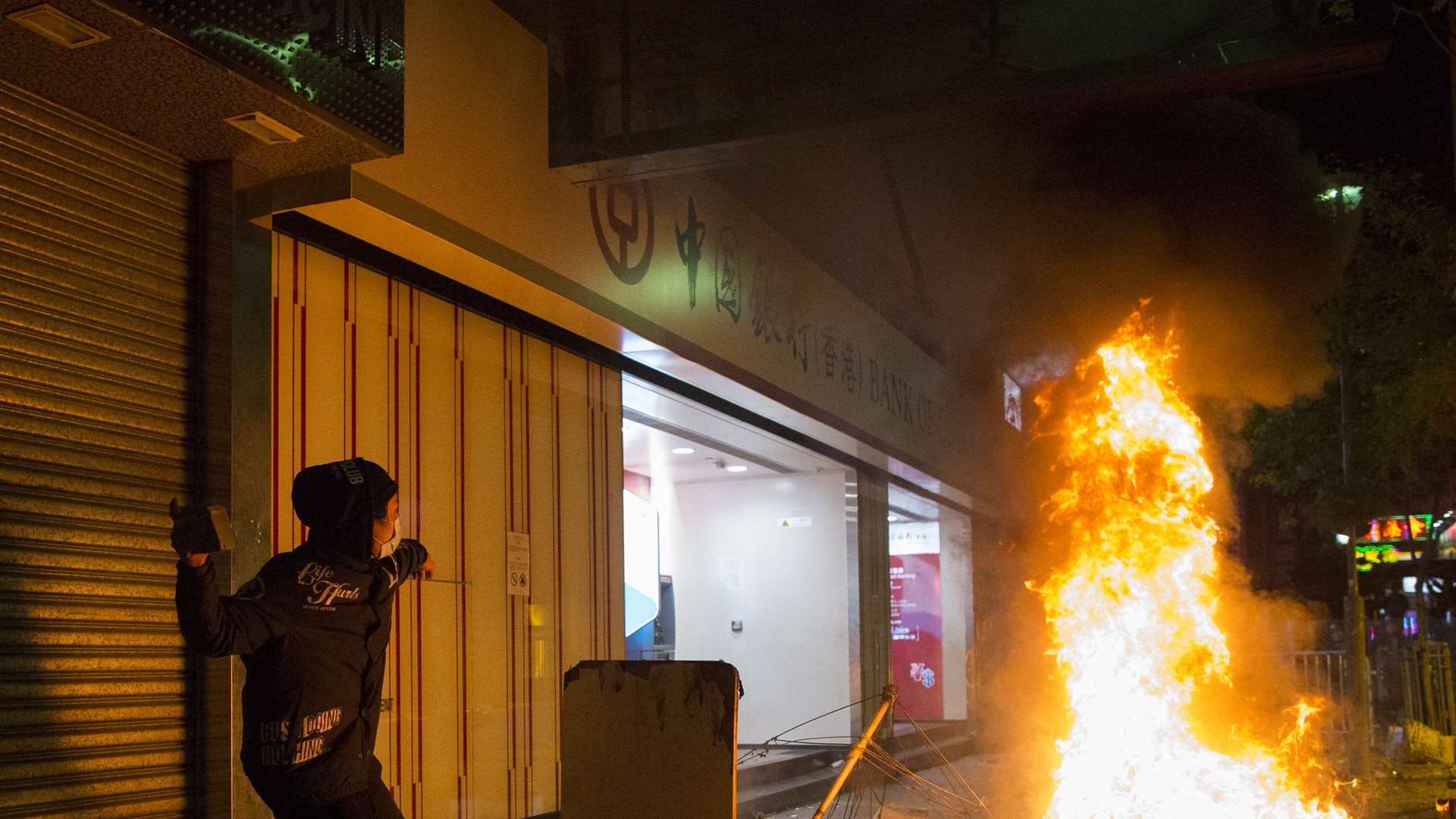 唐英年引述國家旅遊局:旺角騷亂損港形象 倡增自由行城市數目 唐英年引述國家旅遊局:旺角騷亂損港形象 倡增自由行城市數目
