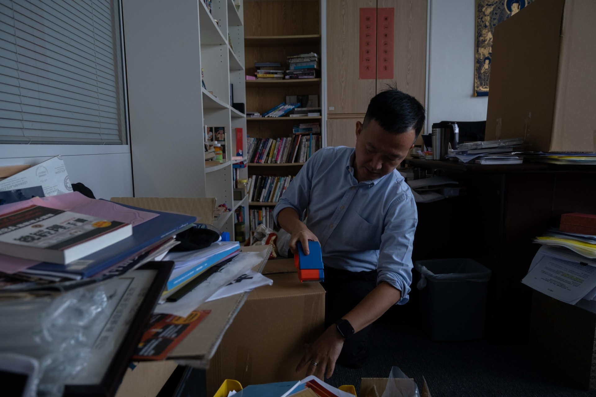 陳志全在收拾辦公室期間接受訪問。(梁鵬威攝) 陳志全在收拾辦公室期間接受訪問。(梁鵬威攝)