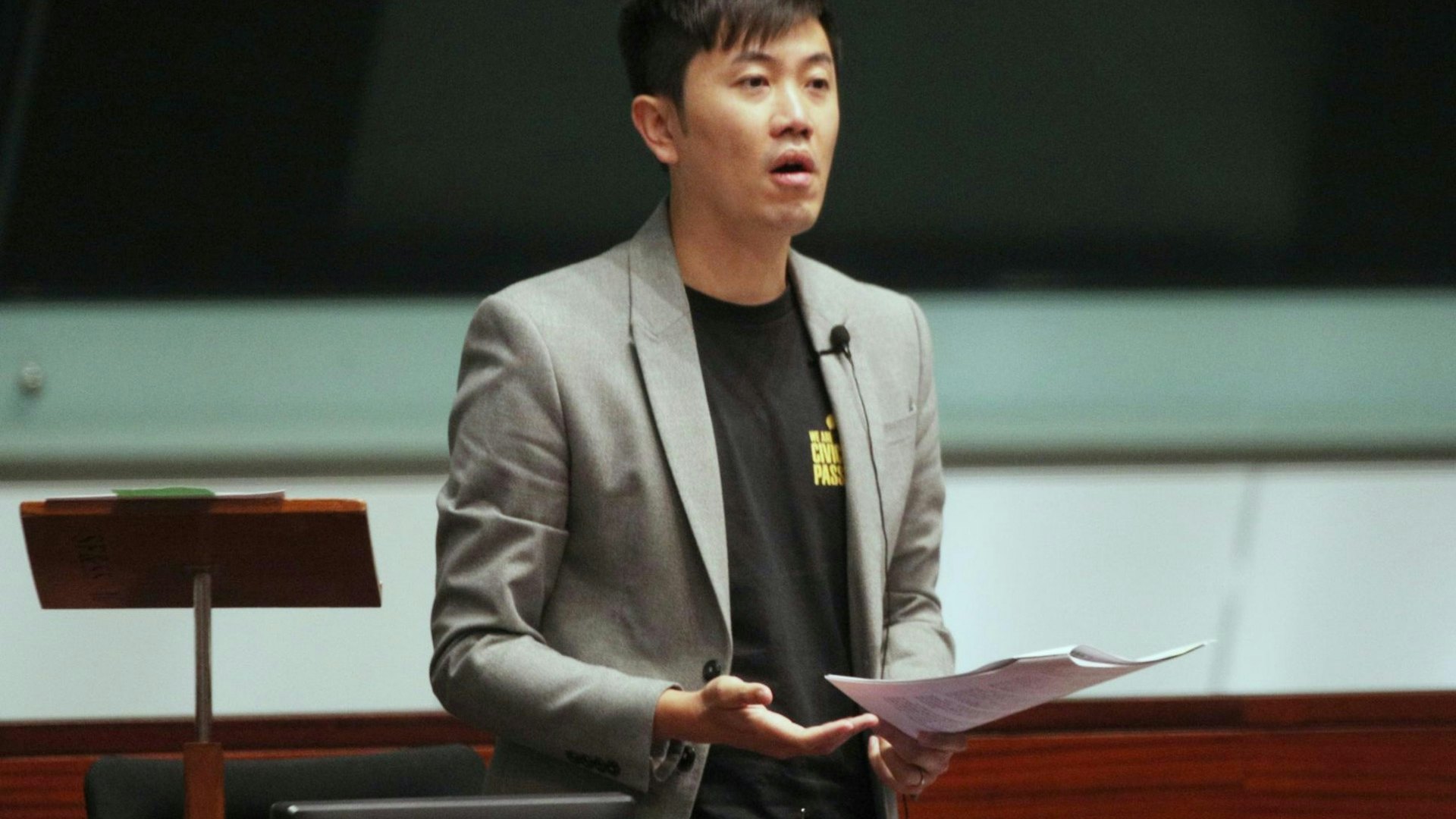 民調揭盅泛民決留任 鄭松泰續留守議會:未來一年為同道做得更好 民調揭盅泛民決留任 鄭松泰續留守議會:未來一年為同道做得更好
