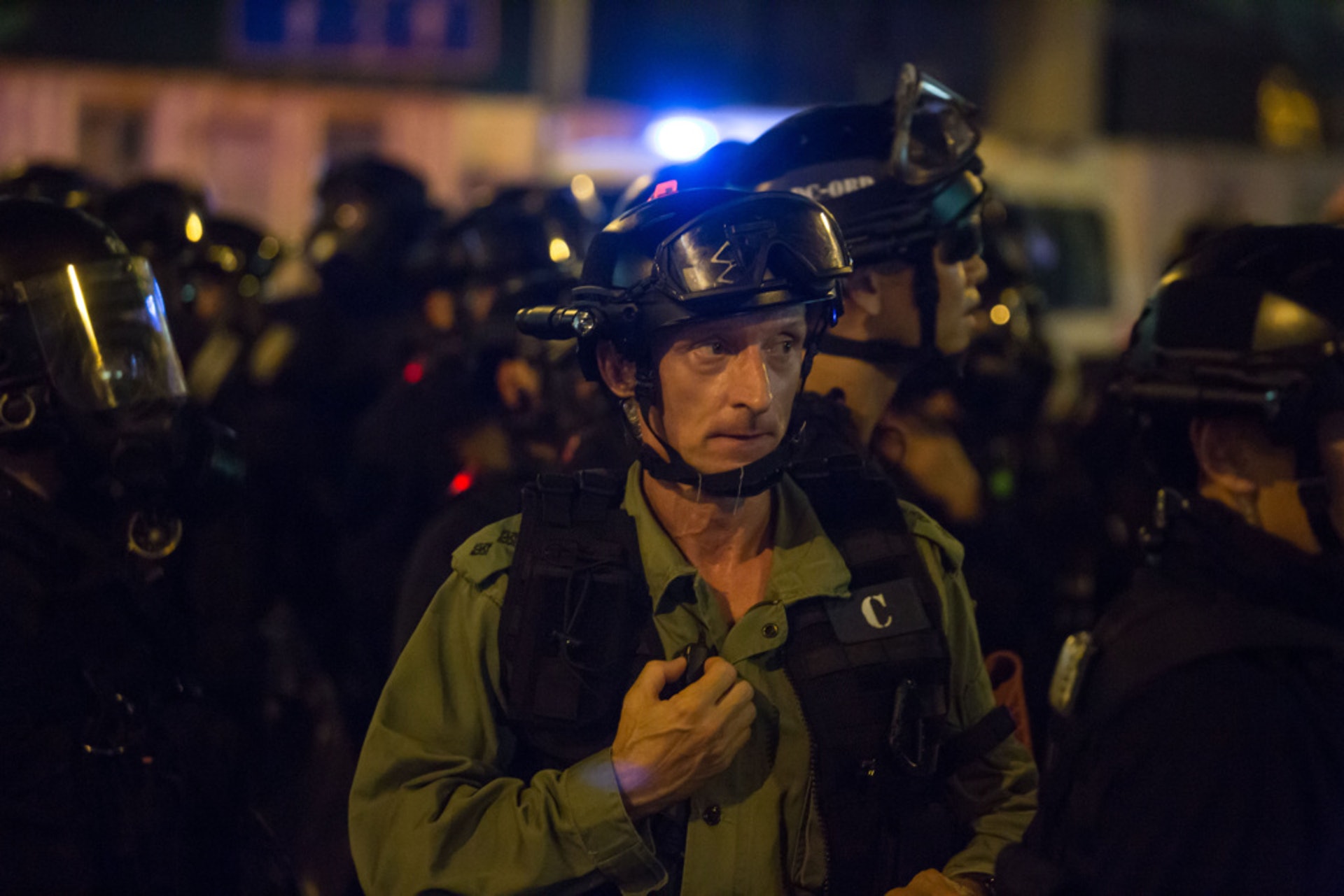 機動部隊校長莊定賢因執行與社會事件相關工作的表現,獲頒行政長官公共服務獎狀。(資料圖片/張浩維攝) 機動部隊校長莊定賢因執行與社會事件相關工作的表現,獲頒行政長官公共服務獎狀。(資料圖片/張浩維攝)