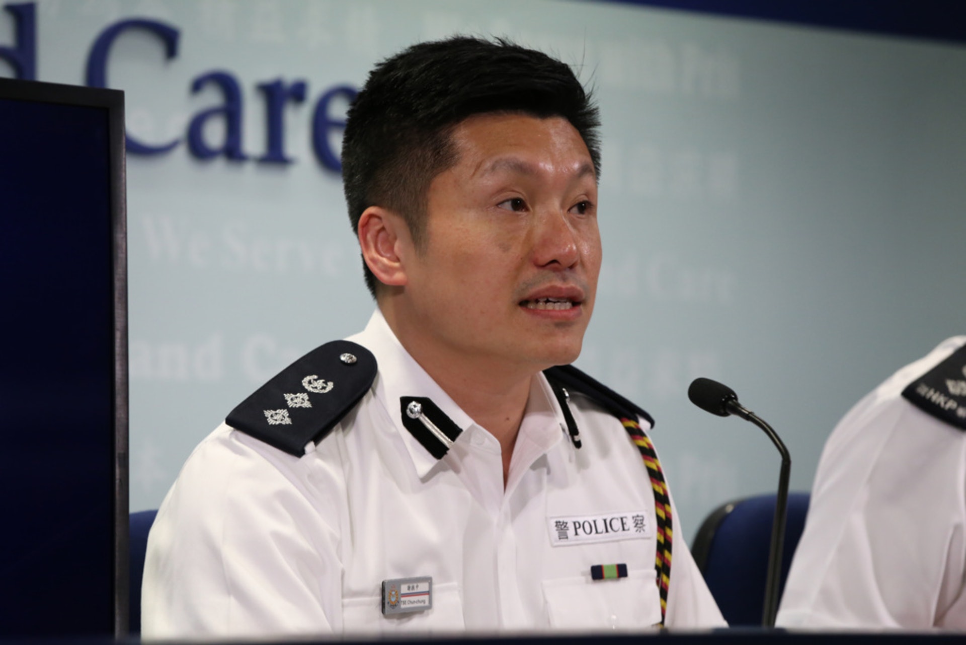 在運動期間主持警察記者會的謝振中因執行與社會事件相關工作的表現,獲頒行政長官公共服務獎狀。(資料圖片) 在運動期間主持警察記者會的謝振中因執行與社會事件相關工作的表現,獲頒行政長官公共服務獎狀。(資料圖片)