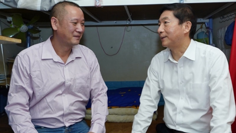 拆局│駱惠寧國慶日訪劏房戶 符號意義強烈 對港意義深遠 拆局│駱惠寧國慶日訪劏房戶 符號意義強烈 對港意義深遠