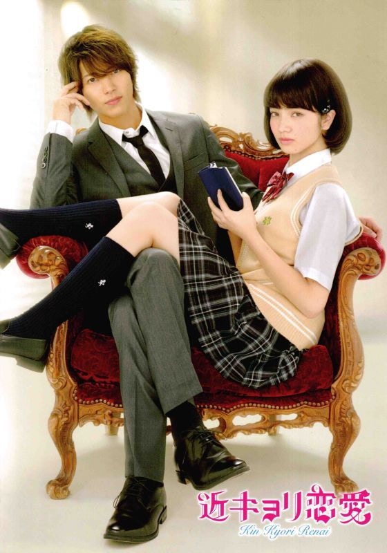 山下智久及小松菜奈主演的師生戀電影《近距離戀愛》。
