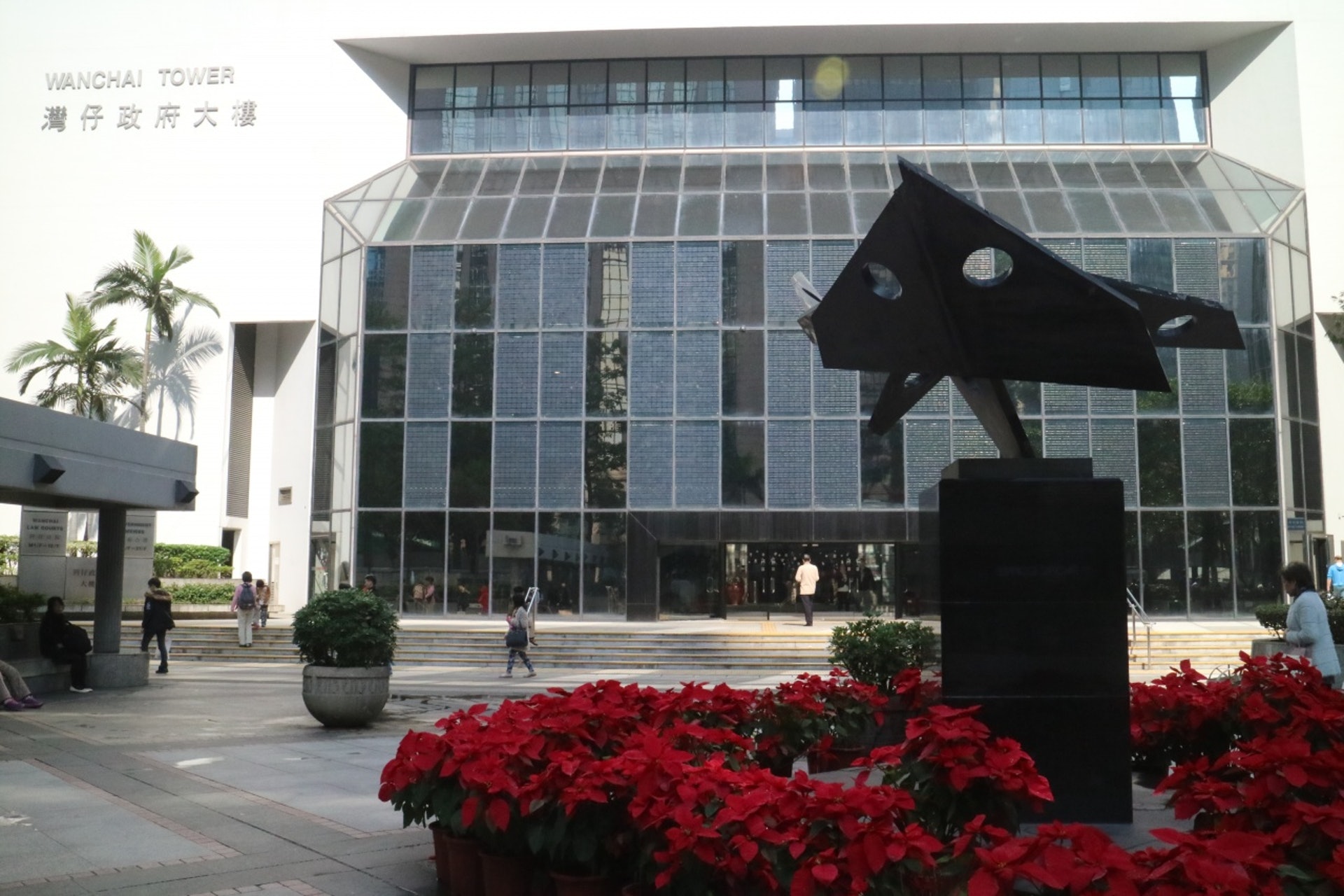 被告陳景僖今在區域院被裁定不誠實取用電腦等4罪罪成。 被告陳景僖今在區域院被裁定不誠實取用電腦等4罪罪成。