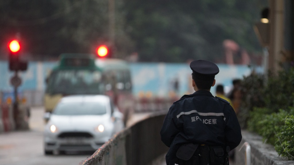 休班警交通爭拗中「撻朵」 一宗涉截郵政車 監警會裁行為不當 休班警交通爭拗中「撻朵」 一宗涉截郵政車 監警會裁行為不當