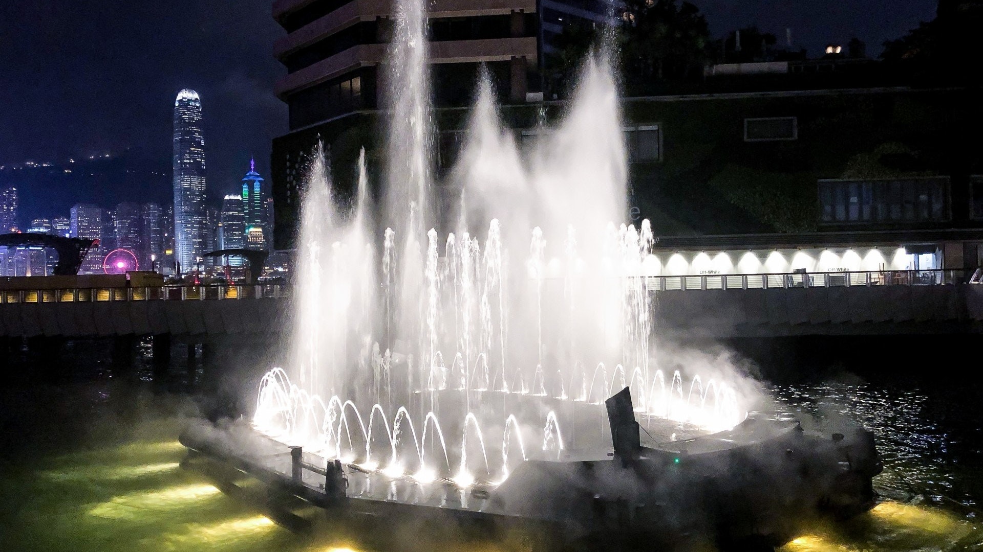 星光大道本周測試增設音樂噴泉為疫後旅遊業復甦作準備 星光大道本周測試增設音樂噴泉為疫後旅遊業復甦作準備