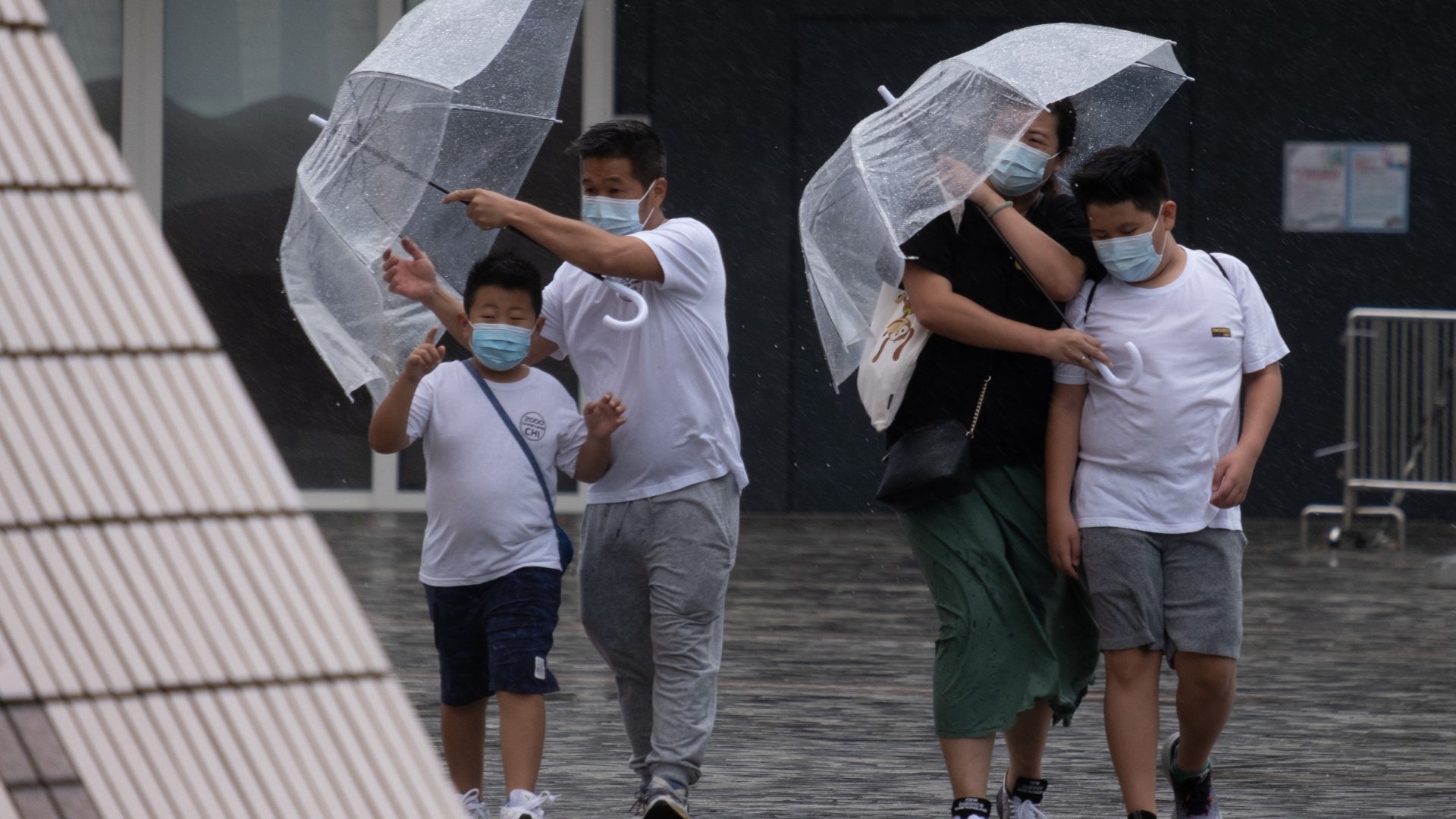 浪卡風球 交通消息 5間專營巴士6時半恢復行駛港鐵加密班次 香港01 社會新聞 浪卡風球 交通消息 5間專營巴士6時半恢復行駛港鐵加密班次 香港01 社會新聞