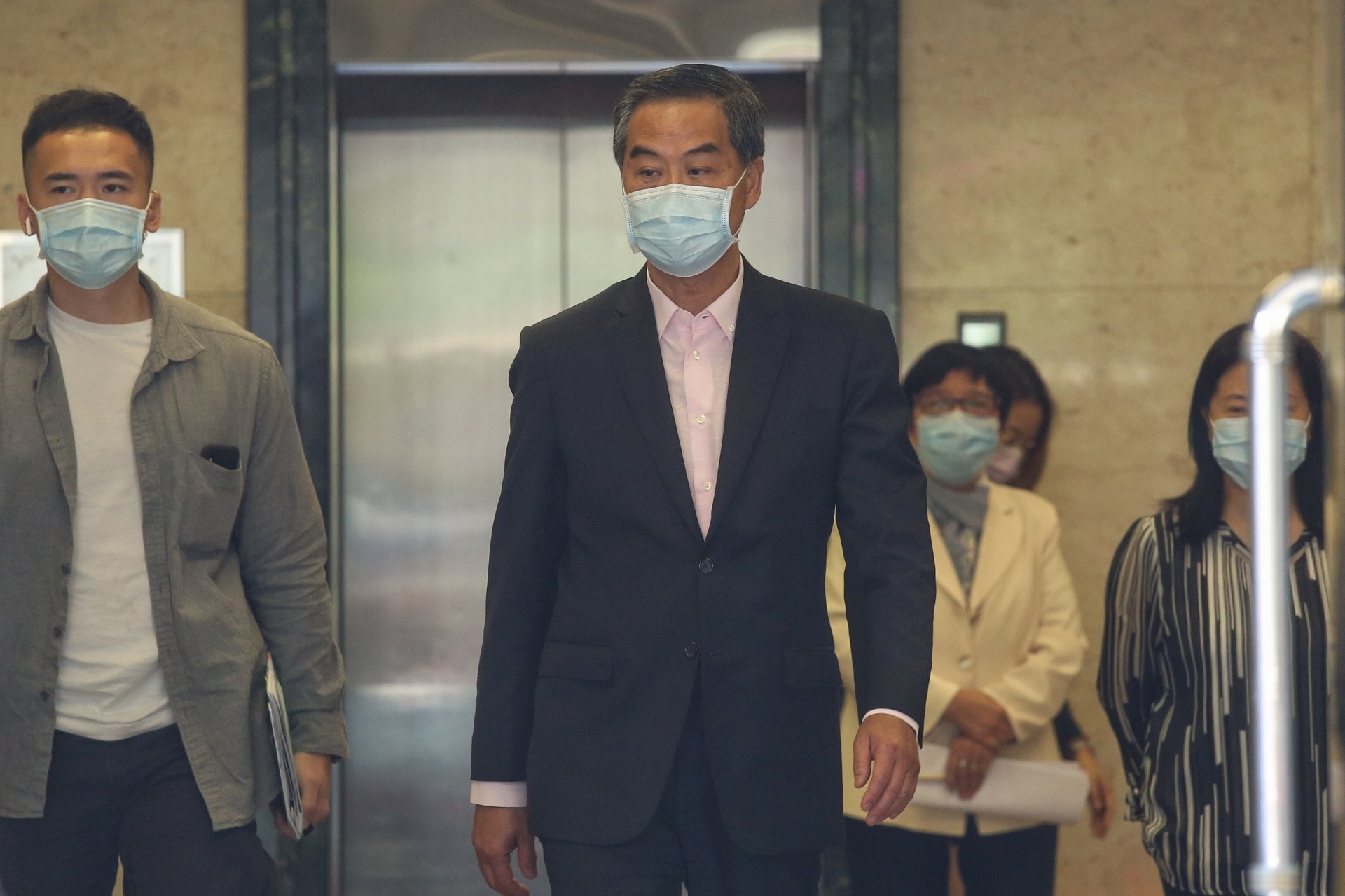 梁振英稱要讓繼續拒絕接種疫苗的人付出代價。(張浩維攝) 梁振英稱要讓繼續拒絕接種疫苗的人付出代價。(張浩維攝)