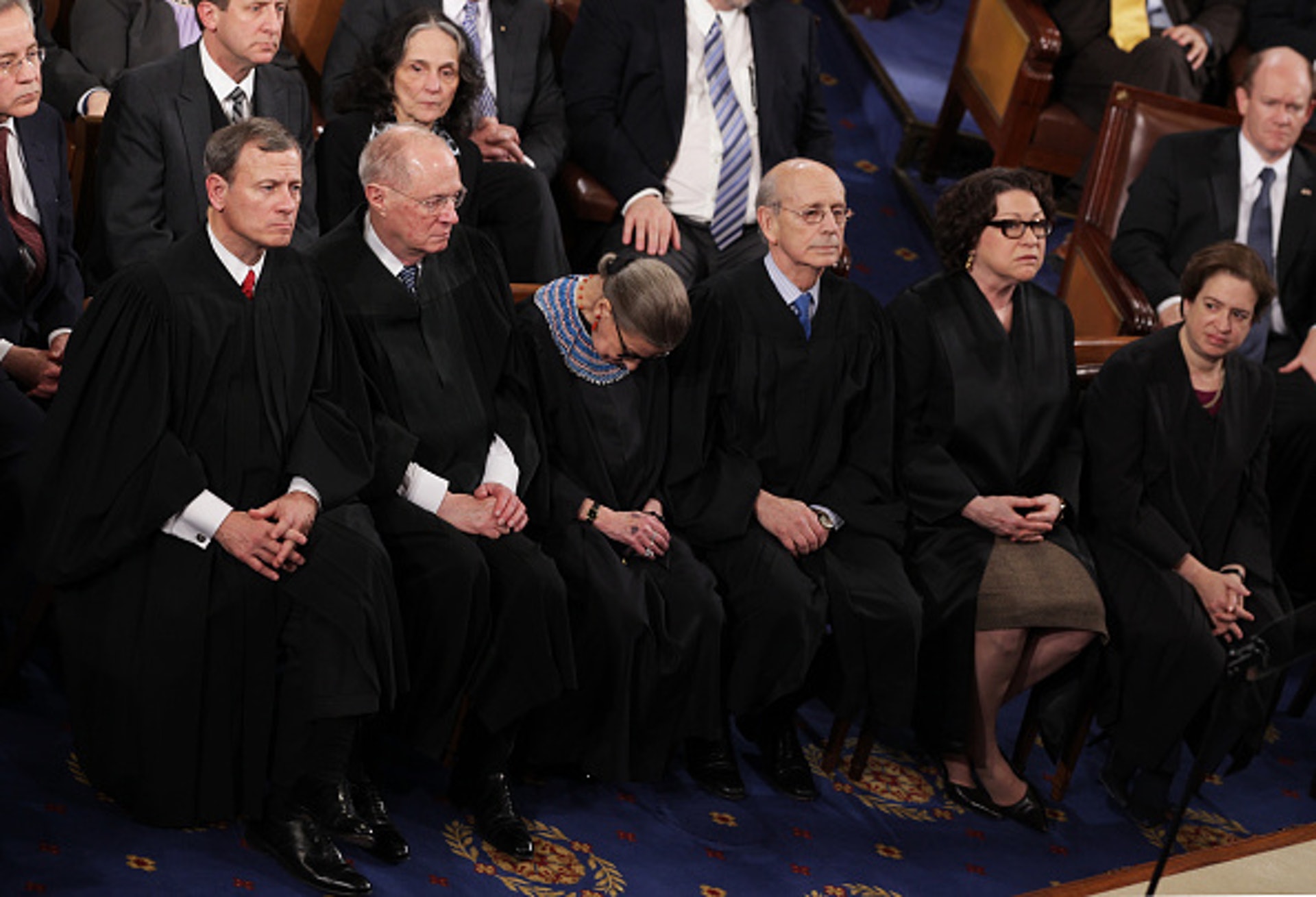 金斯伯格被摄到在奥巴马宣读国情咨文时昏昏欲睡。（Getty Images）