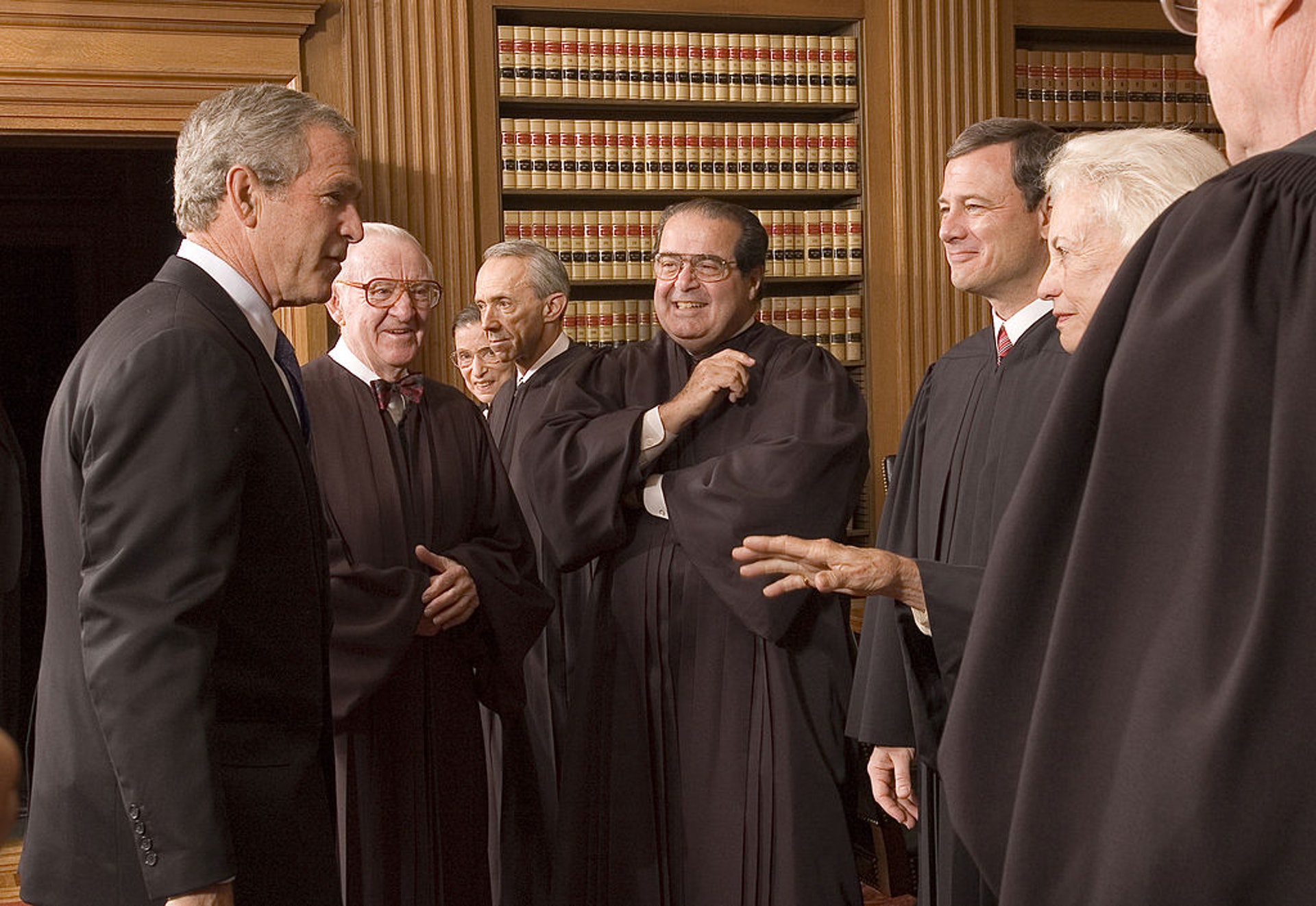 金斯伯格曾被问到，最高法院内有多少名女法官才足够，她回答说9个，以往从来都是有9名男法官时，却从来没有人觉得有问题。（Getty Images）