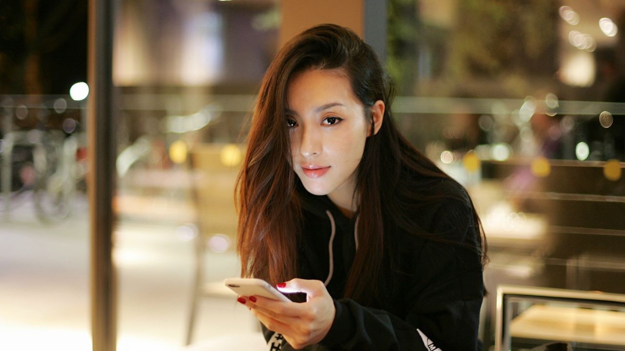 一首歌 李蘢怡 夜遊杜拜 旅行散心 獨來獨往如何過 香港01 眾樂迷