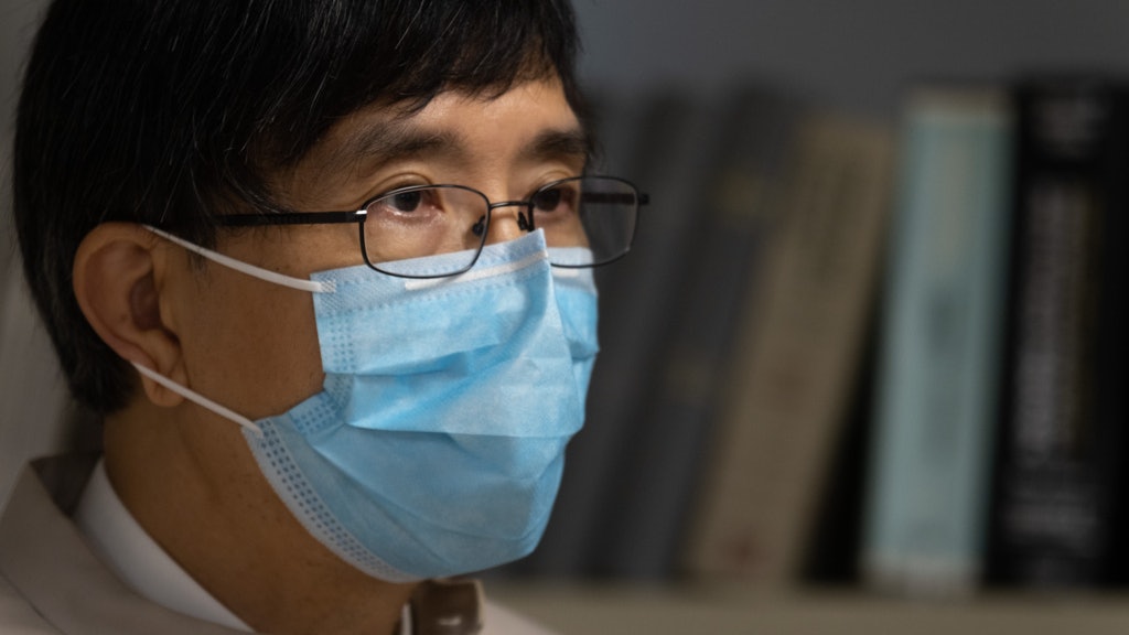 新冠肺炎|袁國勇:港人抗疫先勝一仗 惟警告冬天或更難捱 新冠肺炎|袁國勇:港人抗疫先勝一仗 惟警告冬天或更難捱