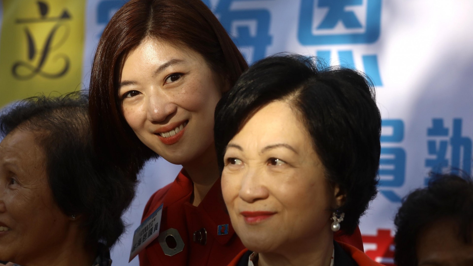 葉劉促停資助《理大圍城》發行商 容海恩稱M+網站仍有艾未未展品 葉劉促停資助《理大圍城》發行商 容海恩稱M+網站仍有艾未未展品