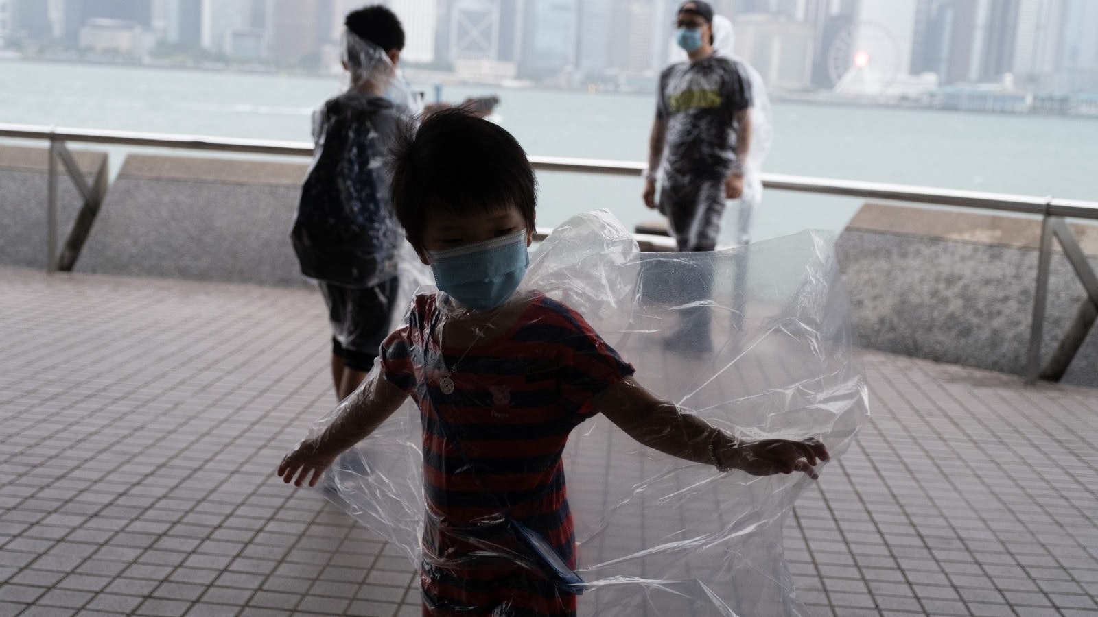 熱帶風暴天鵝將升超強颱風 天文台料下周二香港以南700公里掠過 熱帶風暴天鵝將升超強颱風 天文台料下周二香港以南700公里掠過