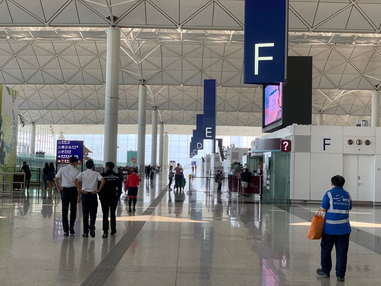 新冠肺炎疫情影響下，全球航空業蕭條，機場十分冷清。（梁煥敏攝）