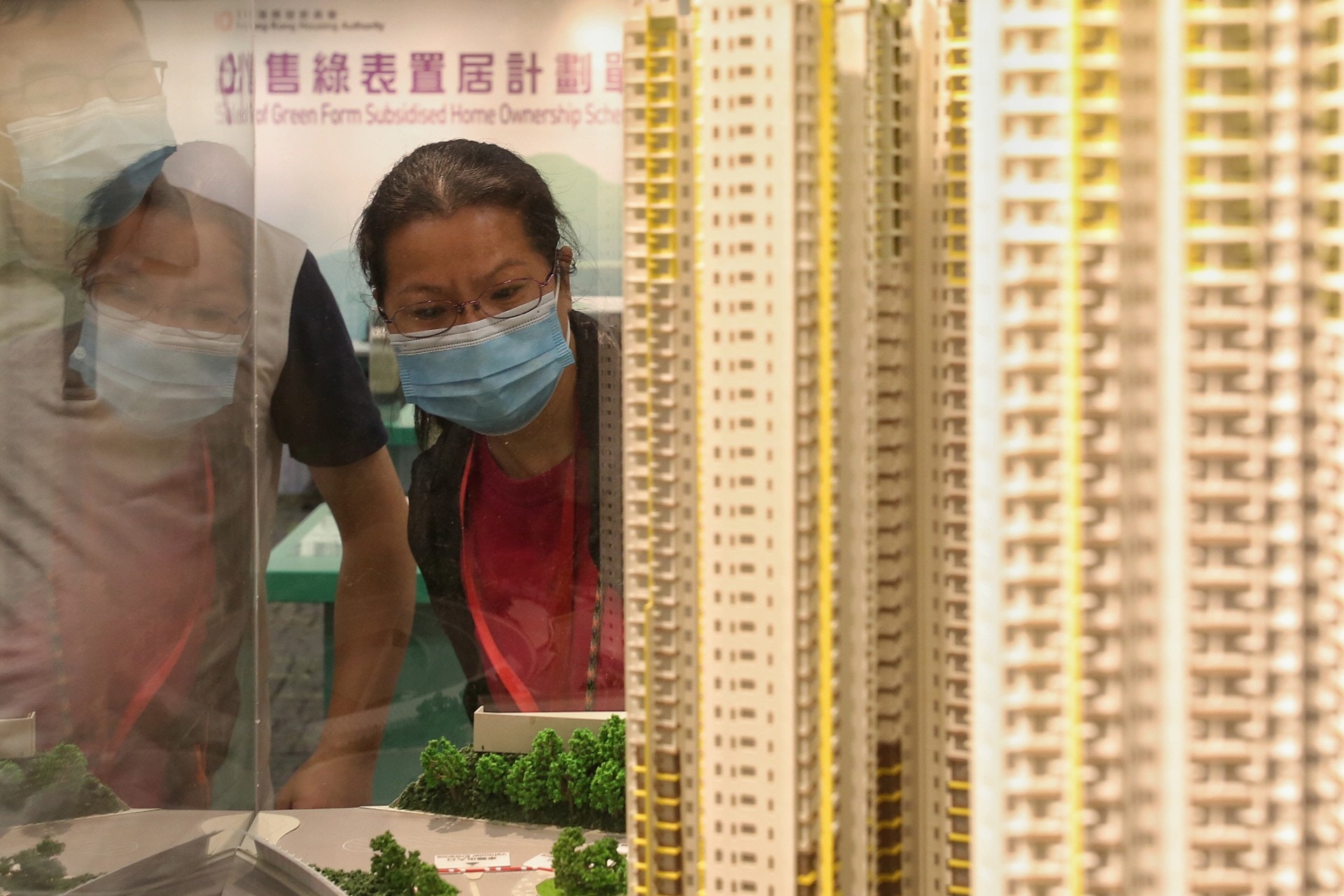 房委會表示，容許資助出售單位計劃延期償還本金的限時措施，會延長多6個月。（張浩維攝）