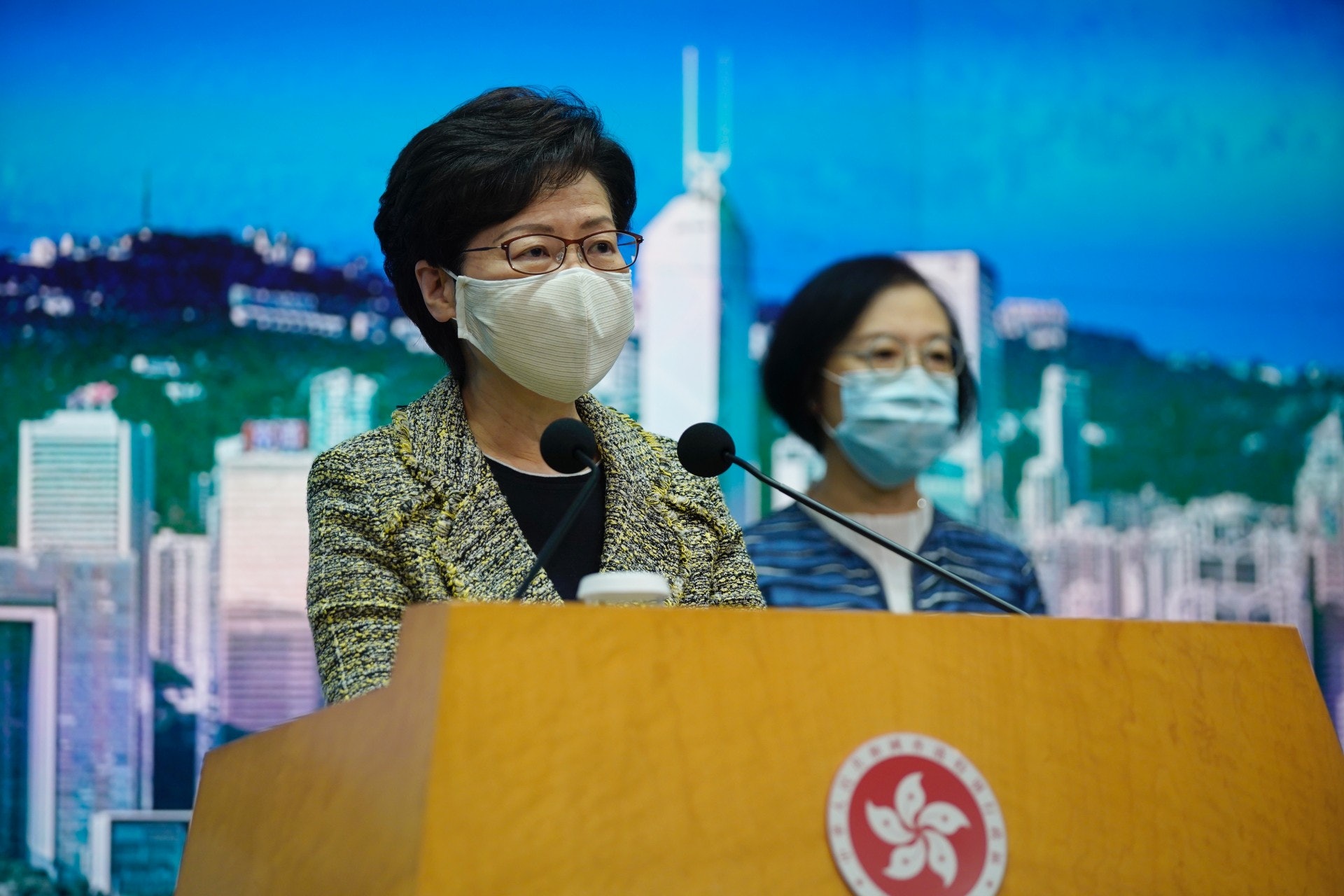 林鄭月娥與陳肇始一同見記者。(鄭子峰攝) 林鄭月娥與陳肇始一同見記者。(鄭子峰攝)