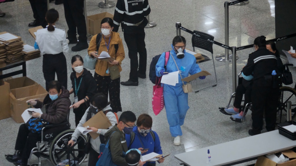新冠肺炎|理大團隊揭25%患者離開機場始確診 促設指定酒店檢疫 新冠肺炎|理大團隊揭25%患者離開機場始確診 促設指定酒店檢疫