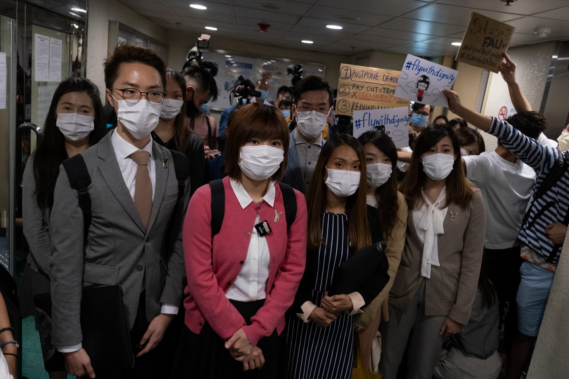 11月4日，國泰空中服務員工會與國泰高層及勞工處進行三方會面。（梁鵬威攝）