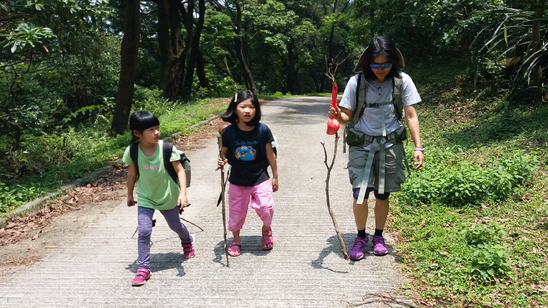 【自然學校籌款】3個小學生 最細得7歲 橫越香港行路返學! 【自然學校籌款】3個小學生 最細得7歲 橫越香港行路返學!