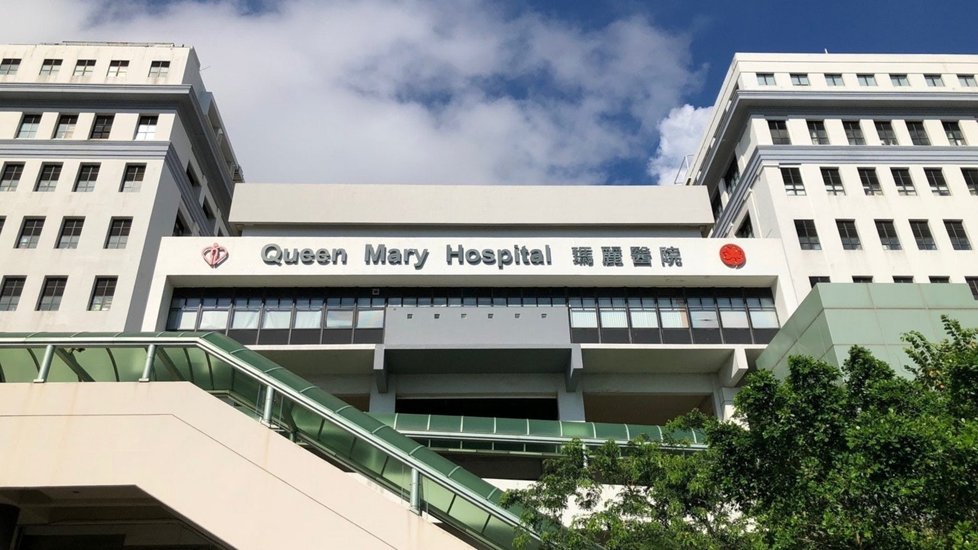 瑪麗醫院、伊利沙伯醫院和屯門醫院三間公立醫院將由下周三(29日)起設立新冠疫苗接種站。(資料圖片) 瑪麗醫院、伊利沙伯醫院和屯門醫院三間公立醫院將由下周三(29日)起設立新冠疫苗接種站。(資料圖片)