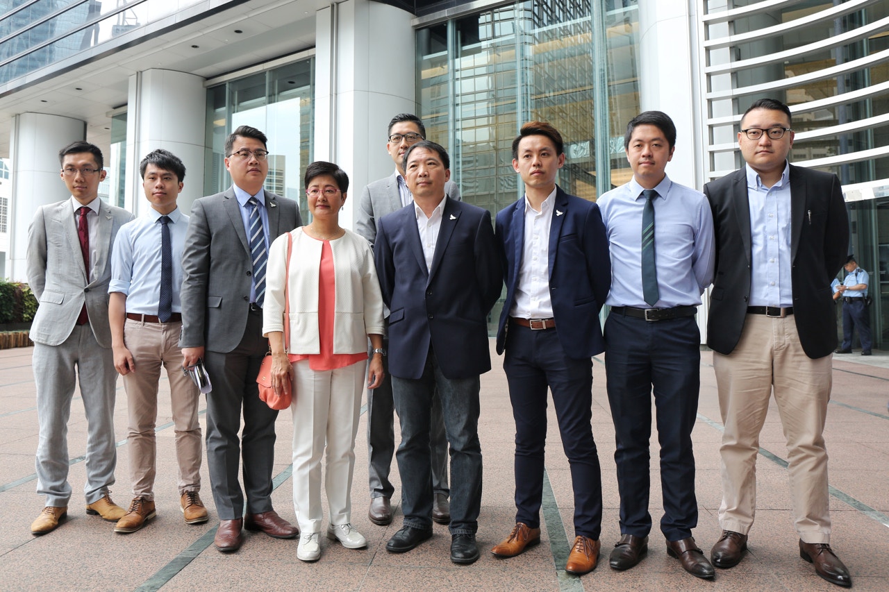 民主黨發表香港前途自決文，由副主席羅健熙（右三）撰寫。（資料圖片）
