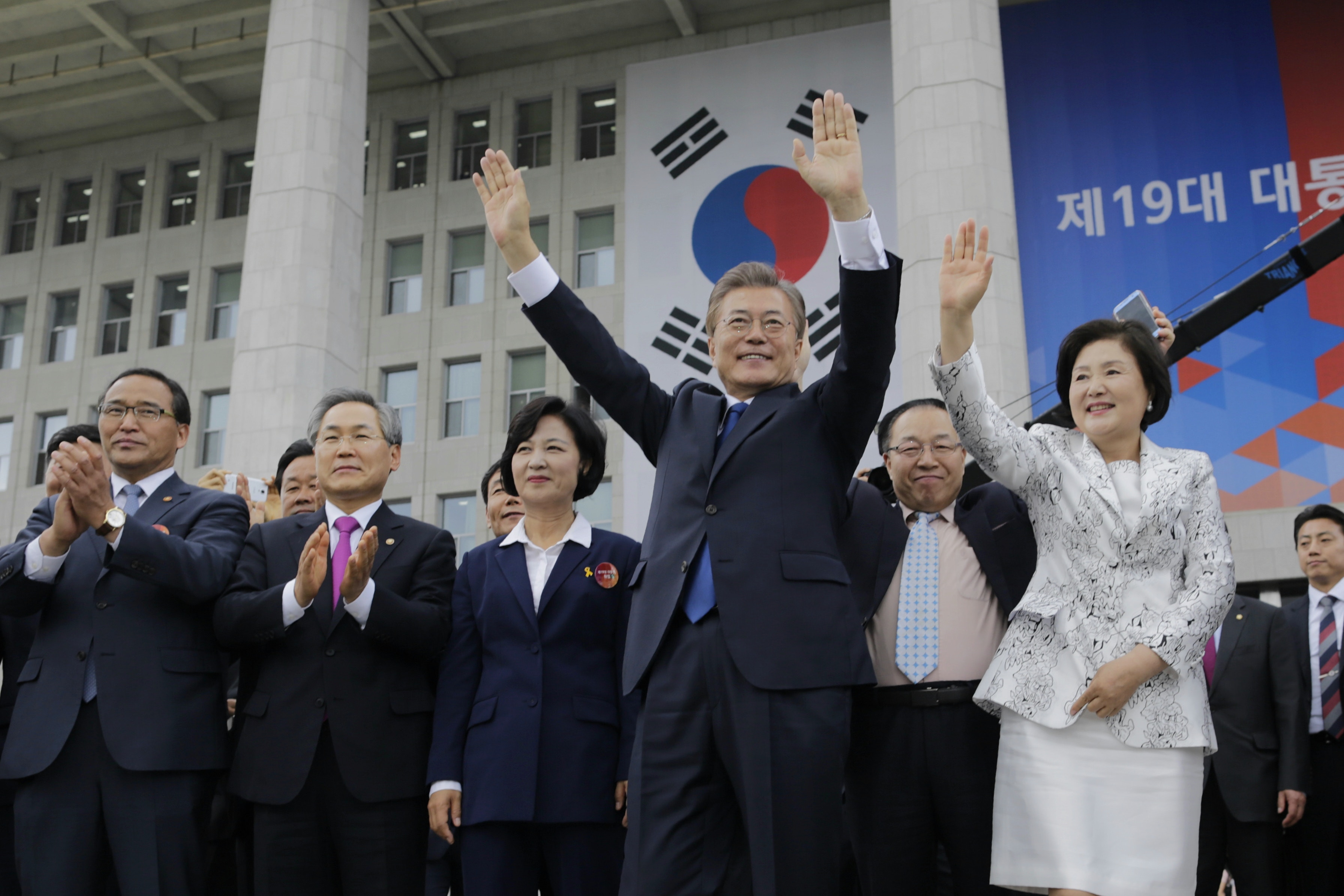 韓國現場】文在寅就任韓國第19任總統稱在情況合適時訪問朝鮮