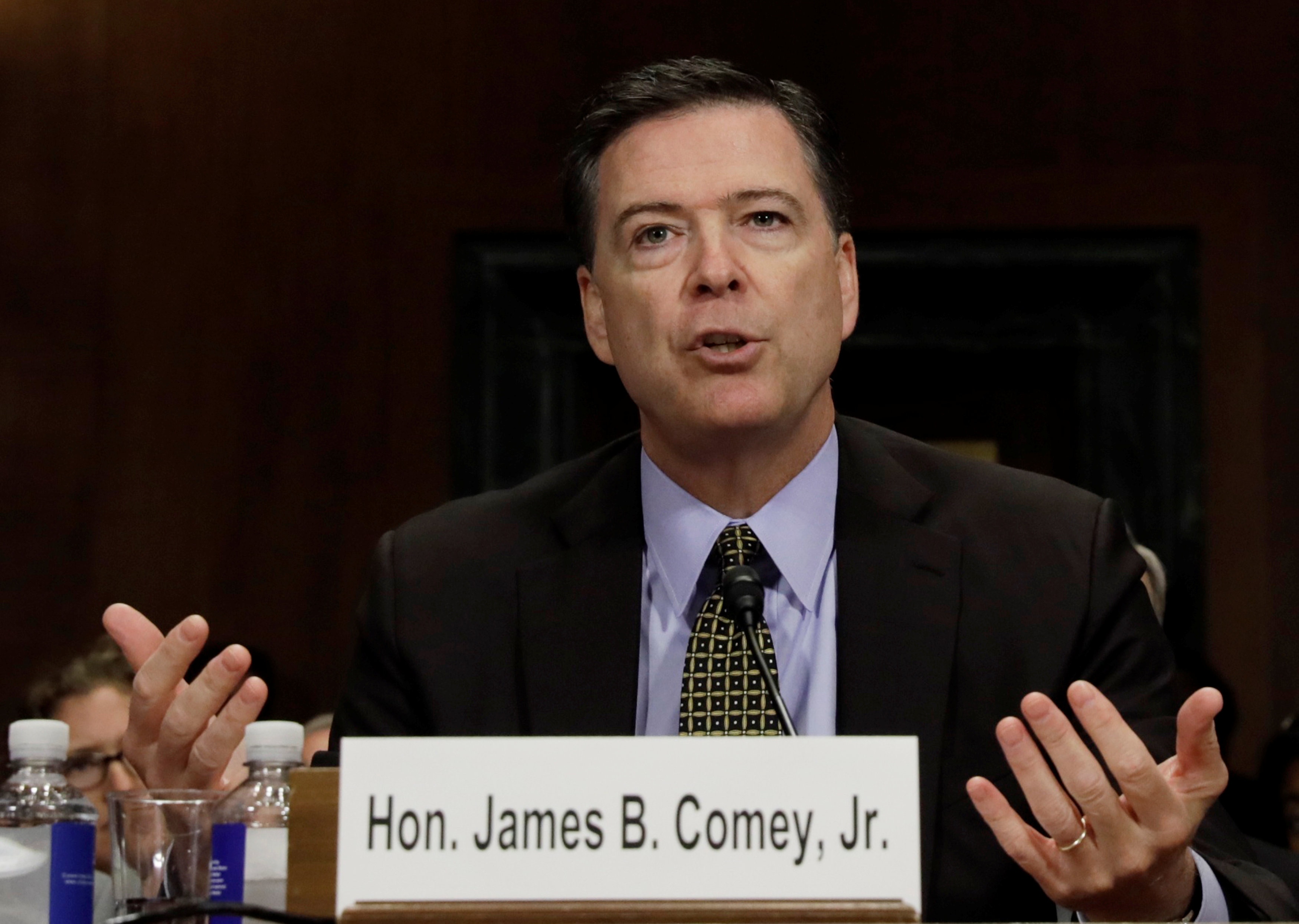 【閃炒科米】一圖看懂　由FBI調查「電郵門」　到局長科米被解僱