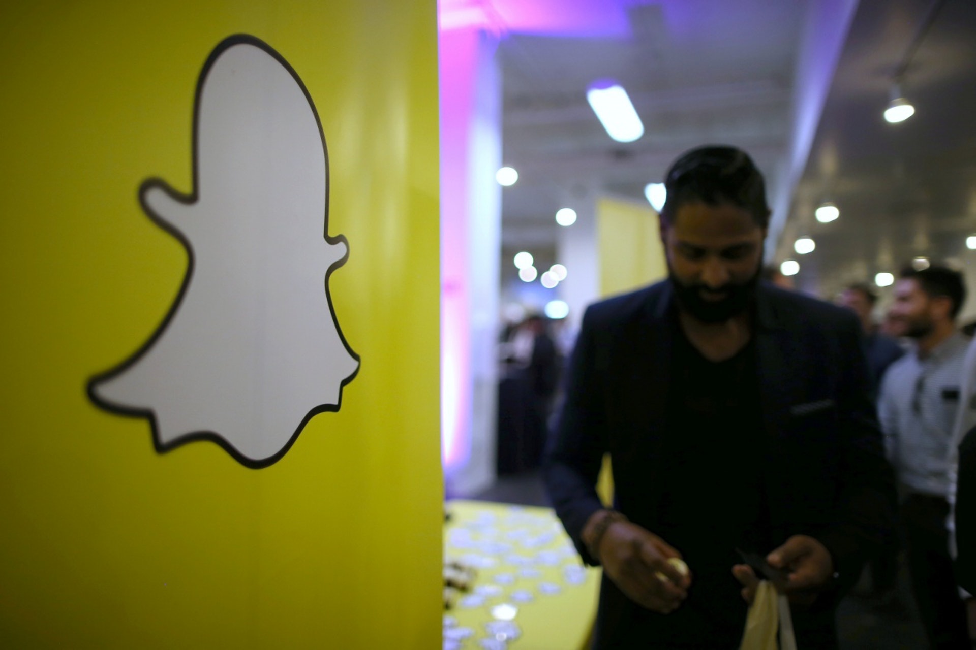 Snap Inc.公布上市後首份季度業績,於今年首季,虧損擴大至22.1億美元,去年同期則虧損1.04億美元。(路透社) Snap Inc.公布上市後首份季度業績,於今年首季,虧損擴大至22.1億美元,去年同期則虧損1.04億美元。(路透社)