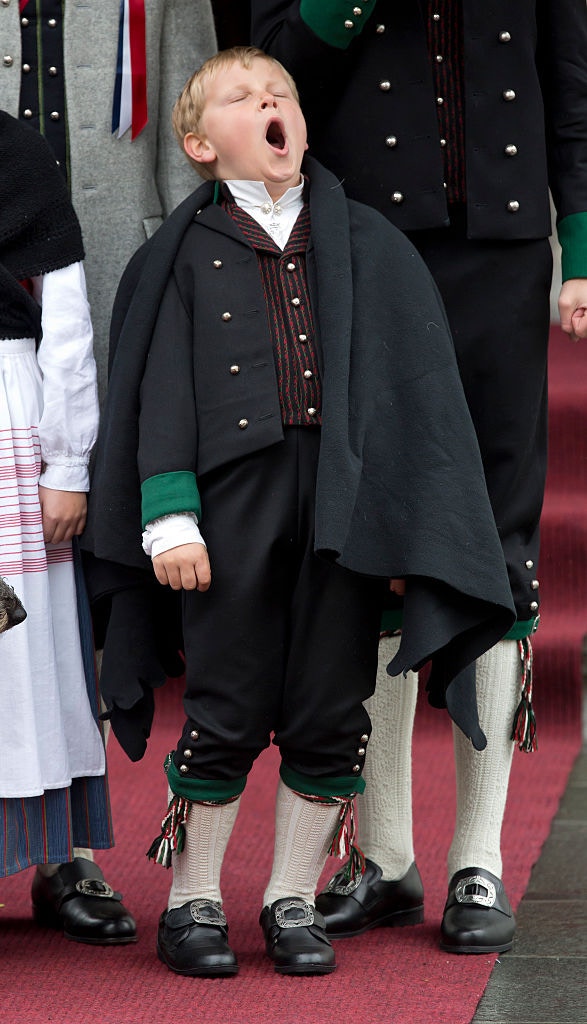 斯維爾王子經常在公開活動時打呵欠。