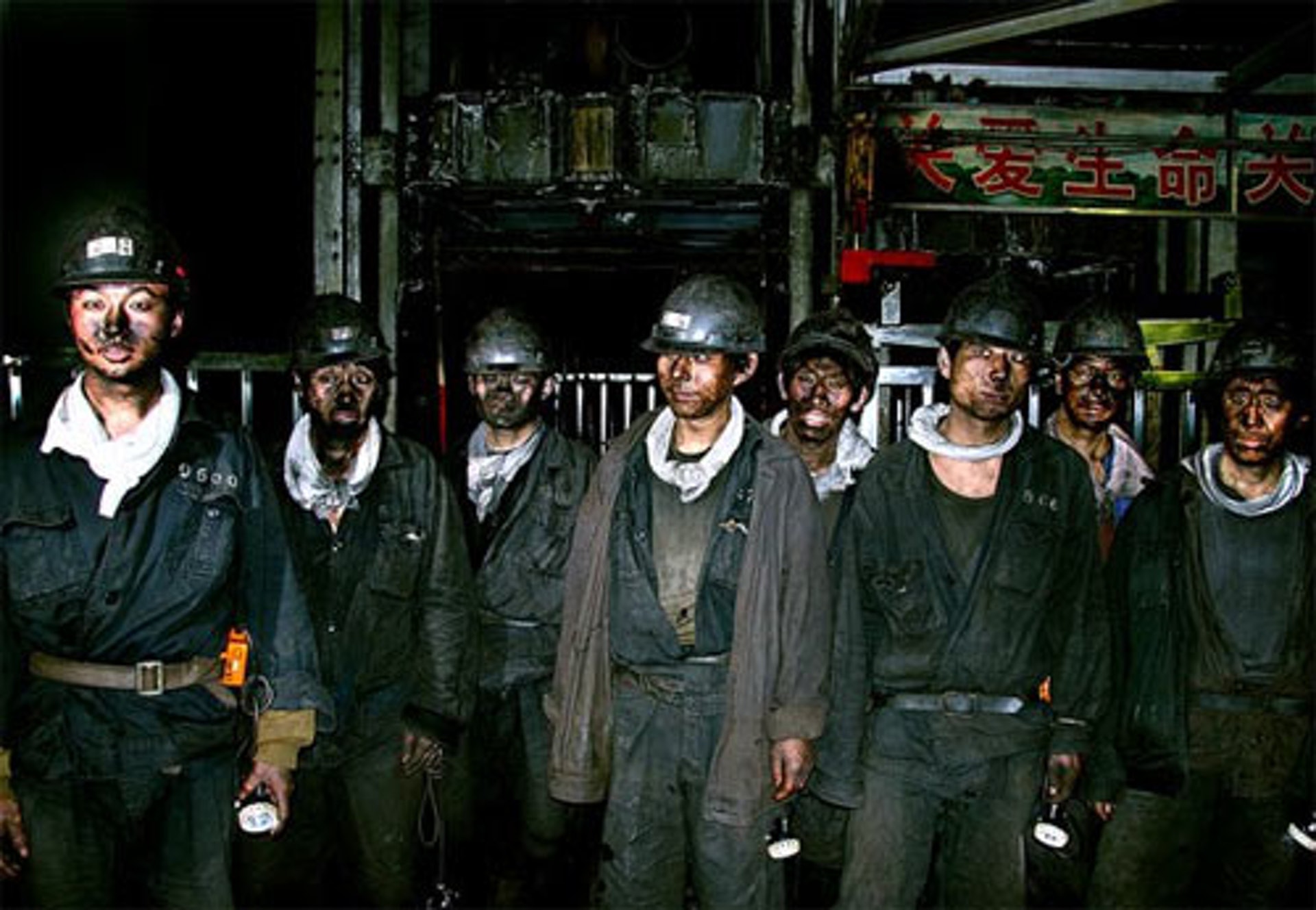 隨著內地經濟增長放緩,進入經濟「新常態」,中國正面臨產能過剩、「僵屍企業」債務、地方政府嚴重負債、失業職工等一系列棘手問題。(資料圖片)