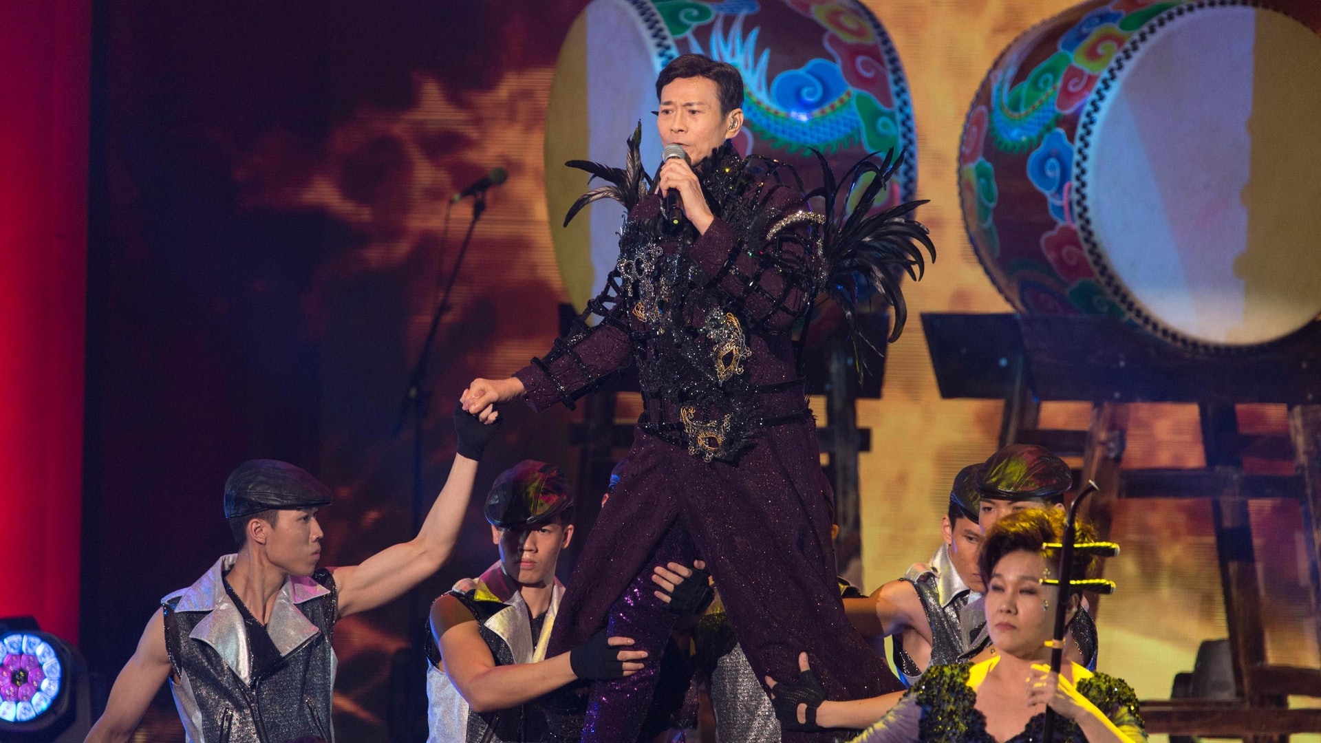 70歲鄭少秋開演唱會 為練舞愈來愈瘦:其實好吃力 70歲鄭少秋開演唱會 為練舞愈來愈瘦:其實好吃力