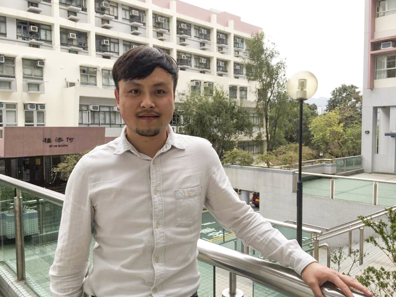 導演劉言認為愈深入了解跨性別人士,愈發現她們無異於一般人,社會不應用有色眼鏡看她們。(余秋婷攝) 導演劉言認為愈深入了解跨性別人士,愈發現她們無異於一般人,社會不應用有色眼鏡看她們。(余秋婷攝)