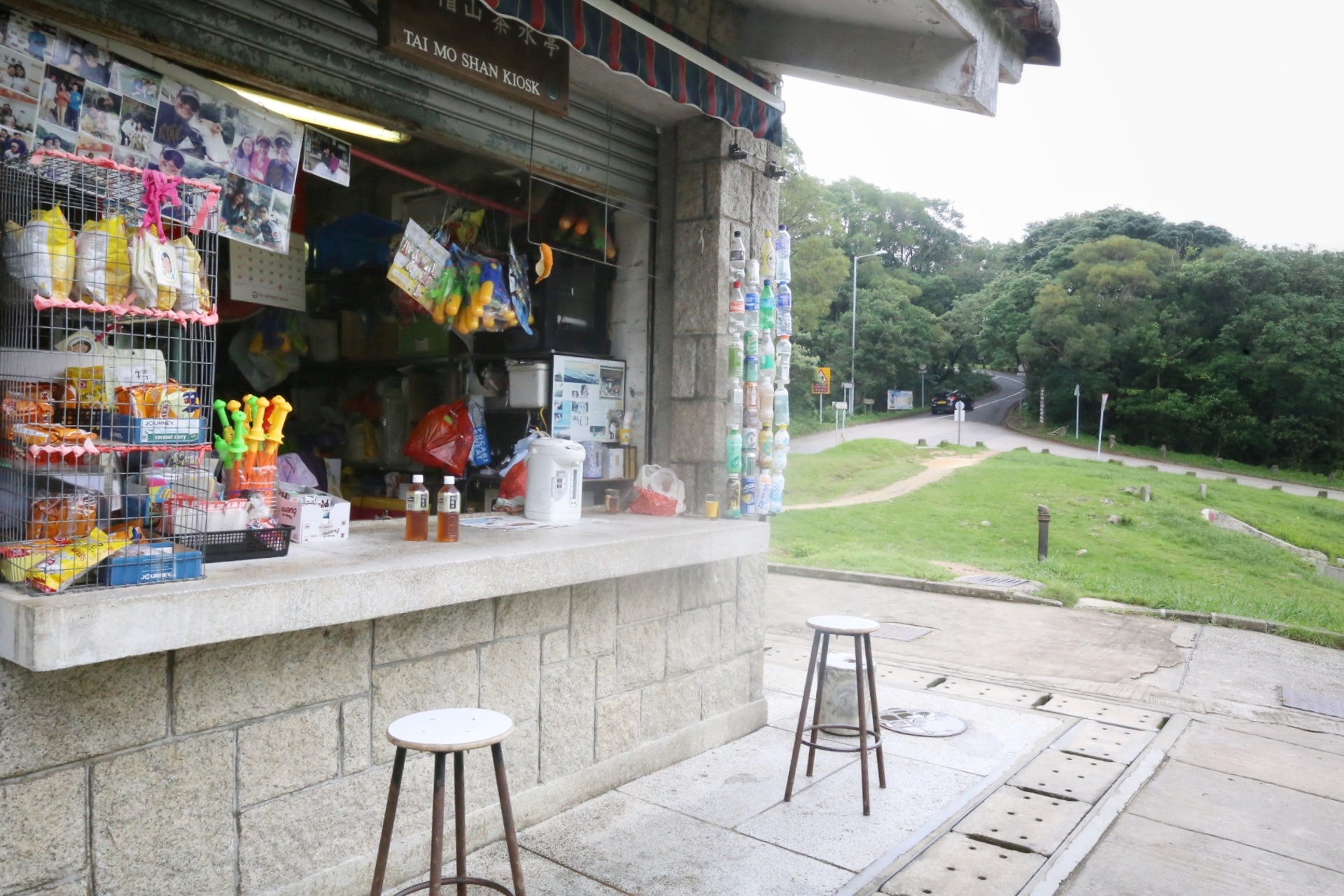 大帽山茶水亭因被投訴,近日停止賣燒賣、茶葉蛋等熱食。(洪琦琦攝) 大帽山茶水亭因被投訴,近日停止賣燒賣、茶葉蛋等熱食。(洪琦琦攝)
