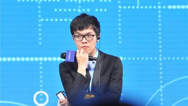 【柯潔戰AlphaGo第二回合】柯潔執白戰力更強 或亮撒手鐧模仿棋 【柯潔戰AlphaGo第二回合】柯潔執白戰力更強 或亮撒手鐧模仿棋