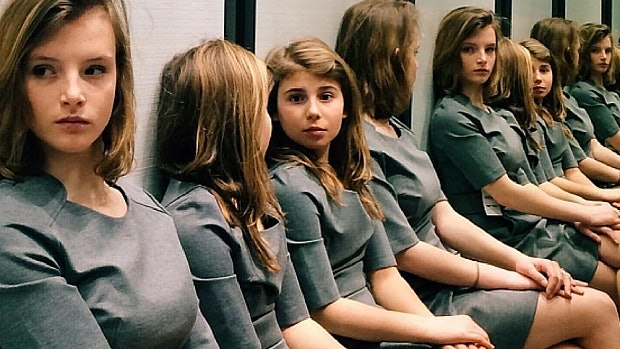 相中有多少女孩?瑞士攝影師照片網上掀熱議 相中有多少女孩?瑞士攝影師照片網上掀熱議