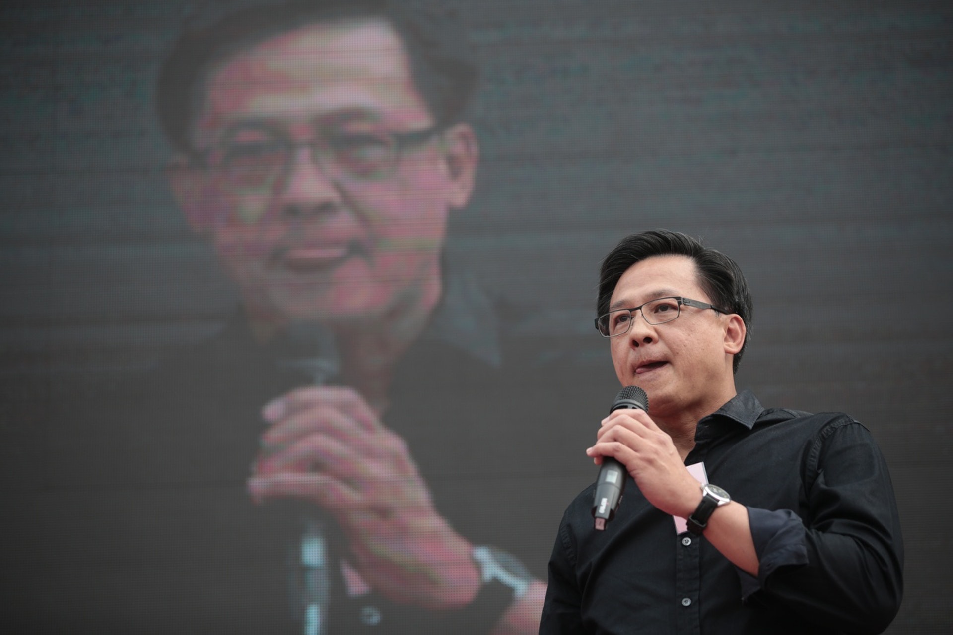 何君堯認為,出任理事可同時出任其他公職及立法會議員,沒有衝突。(資料圖片) 何君堯認為,出任理事可同時出任其他公職及立法會議員,沒有衝突。(資料圖片)