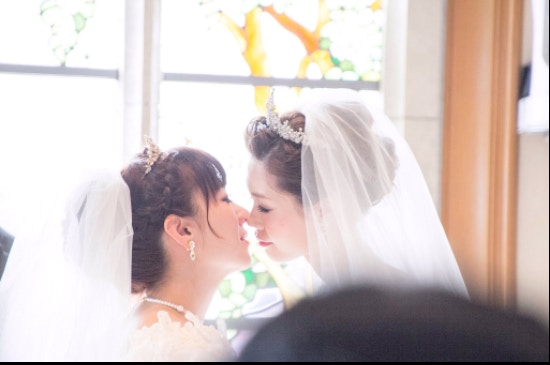 公主與公主日本迪士尼結婚　揭愛情長跑秘辛　無婚書卻許諾一生