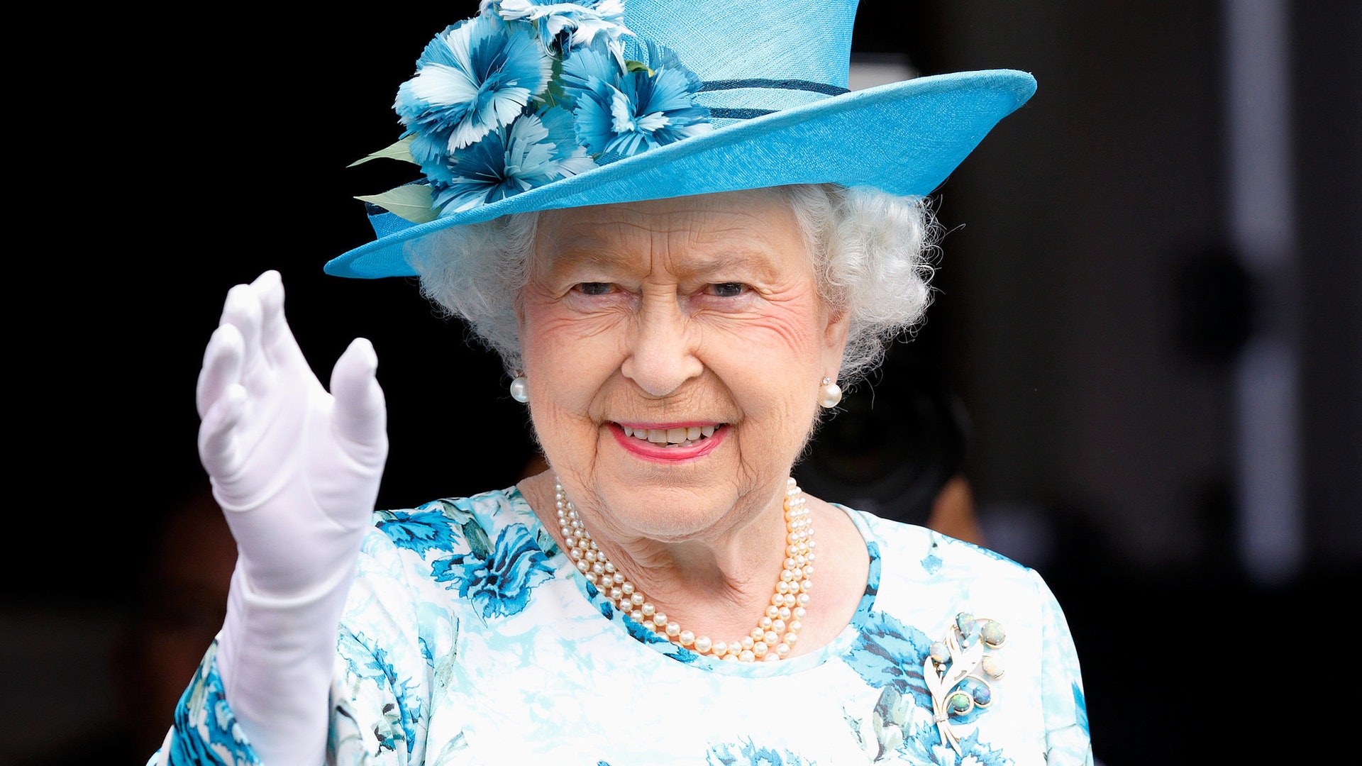 威廉王子告訴你 如果英女王在面前出現 多數人的反應是... 威廉王子告訴你 如果英女王在面前出現 多數人的反應是...