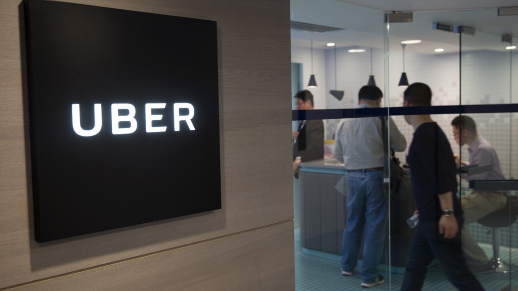 張炳良暗批Uber 稱全球無政府容許營辦商無規管經營 張炳良暗批Uber 稱全球無政府容許營辦商無規管經營