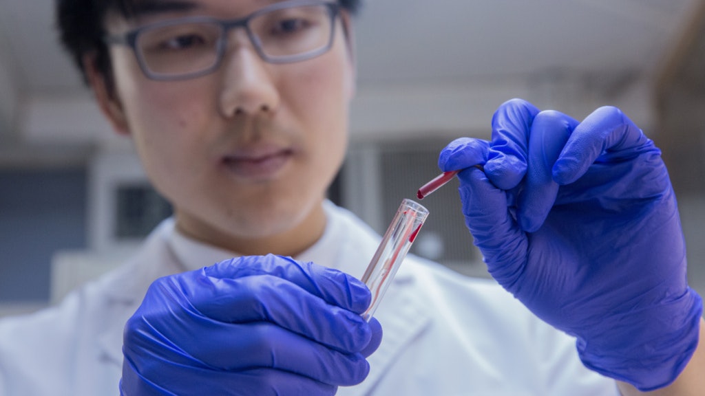 絕世筍工?醫務化驗師起薪2.7萬 業界:一步不能錯 樣本如生命 絕世筍工?醫務化驗師起薪2.7萬 業界:一步不能錯 樣本如生命